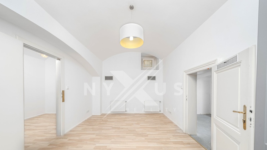 Pronájem atypického bytu 42 m², Praha 2