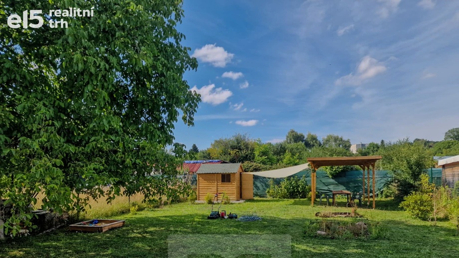 Pronájem zahrady 270 m², Praha 20