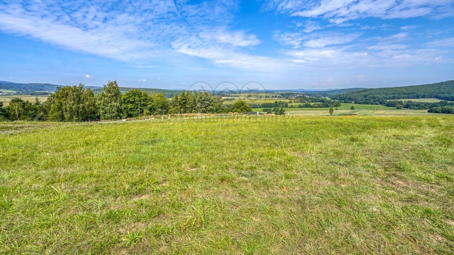 Prodej stavebního pozemku 1 812 m², Pařezov