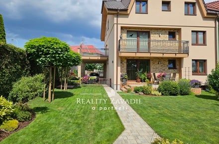 Prodej rodinného domu 314 m², Praha - Suchdol