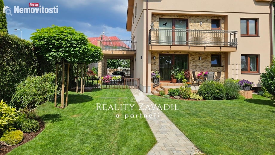 Prodej rodinného domu 314 m², Praha - Suchdol