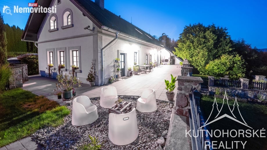 Prodej rodinného domu 244 m², Javornice - Jaroslav