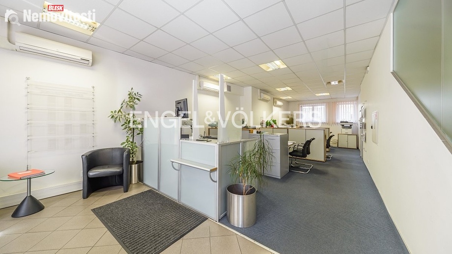 Pronájem kanceláře 165 m², Praha - Holešovice