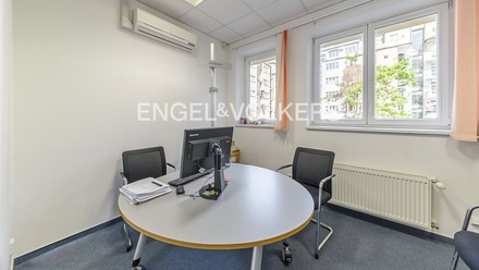 Pronájem kanceláře 103 m², Praha - Holešovice