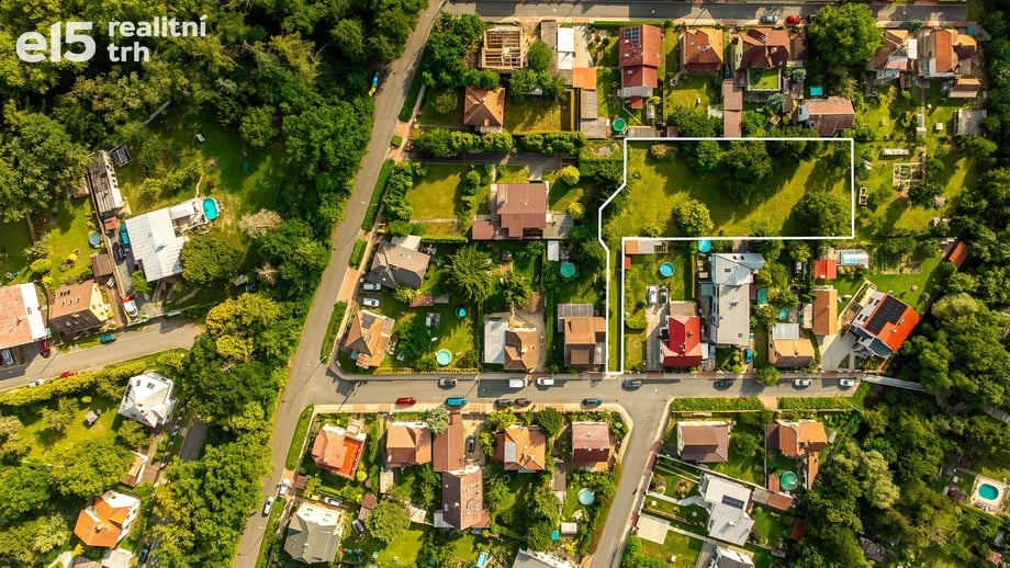 Prodej stavebního pozemku 1 794 m², Úvaly