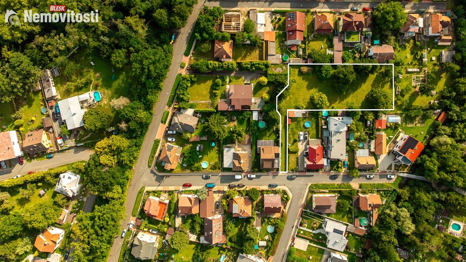 Prodej stavebního pozemku 1 794 m², Úvaly