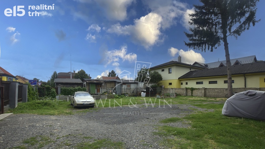 Pronájem komerčního pozemku 671 m², Praha - Horní Počernice