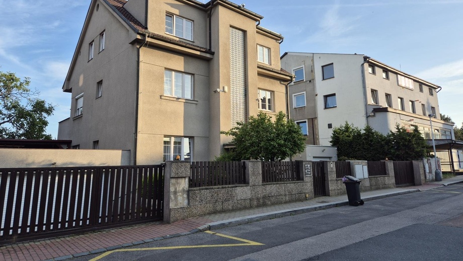 Pronájem kanceláře 60 m², Praha 6, Břevnov