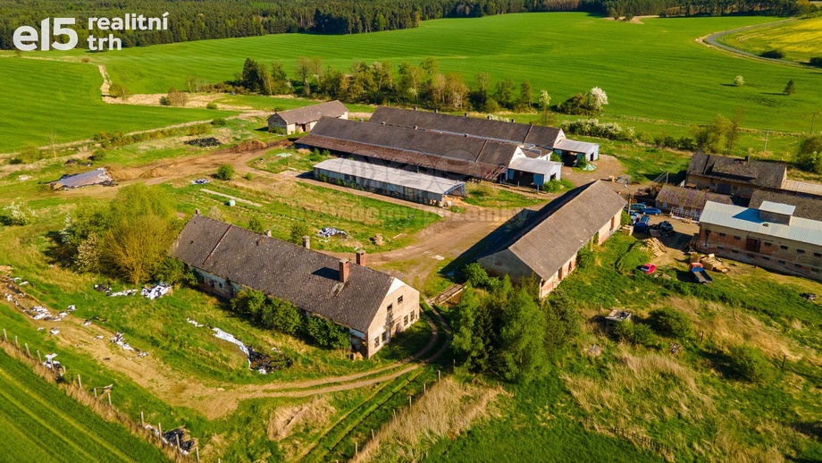 Prodej zemědělského objektu 4 026 m², Černovice