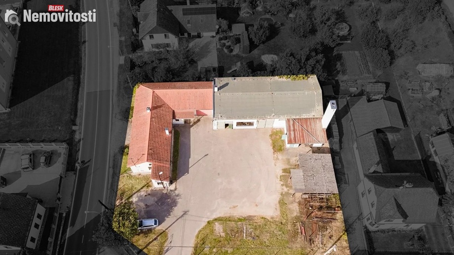 Prodej kanceláře 475 m², Okna