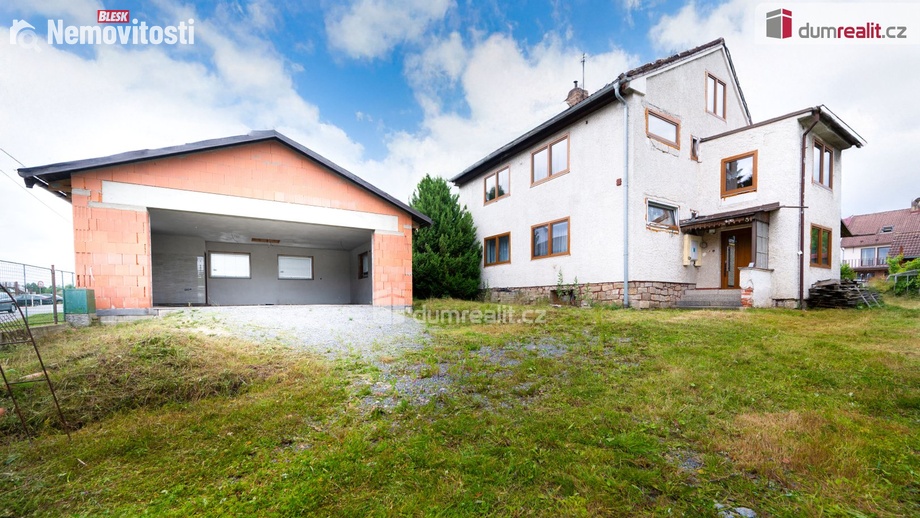 Prodej rodinného domu 260 m², Strmilov