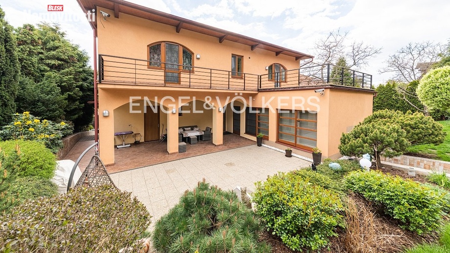 Pronájem vily 392 m², Praha - Braník