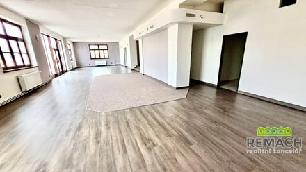 Pronájem obchodního prostoru 170 m², Kunovice