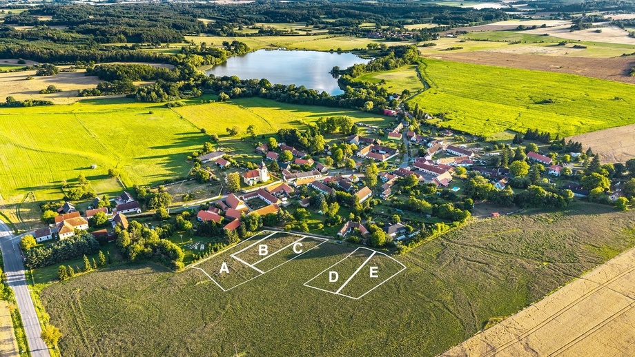 Prodej stavebního pozemku 1 500 m², Mirotice