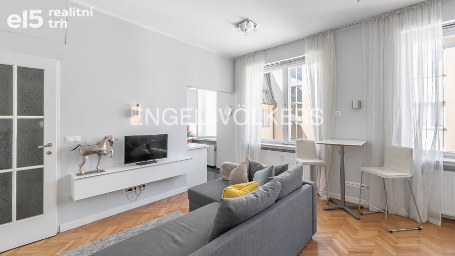 Pronájem bytu 1+kk 38 m², Praha - Staré Město