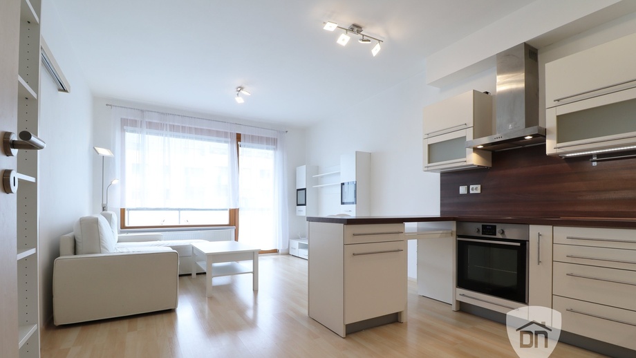Pronájem bytu 2+kk 57 m², Praha - Modřany