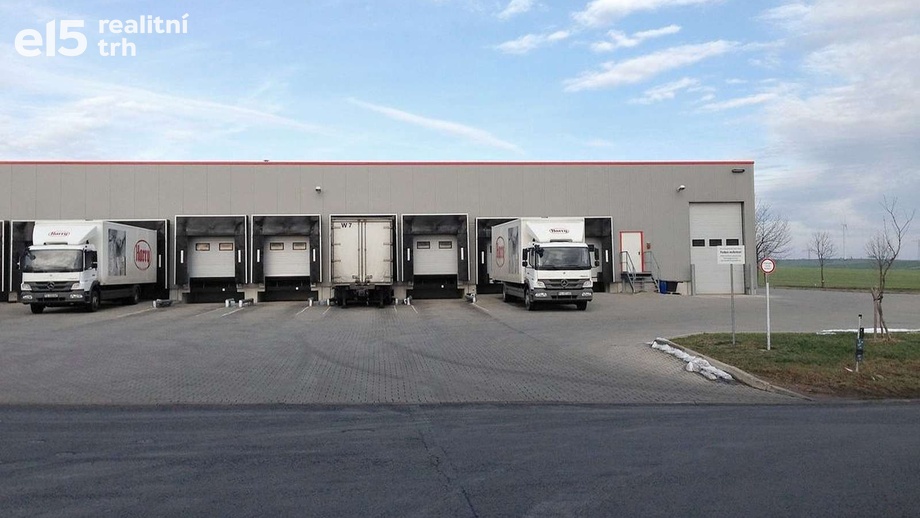 Pronájem skladu 11 000 m², Hradec Králové