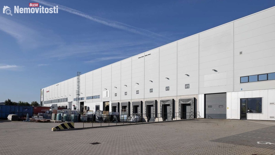 Pronájem skladu 4 000 m², Kozomín