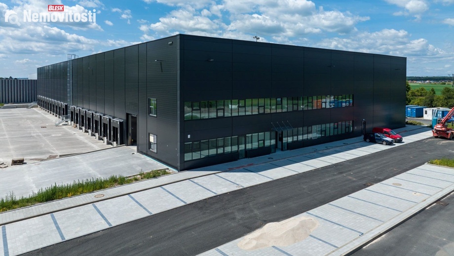 Pronájem výrobního prostoru 288 m², Hradec Králové
