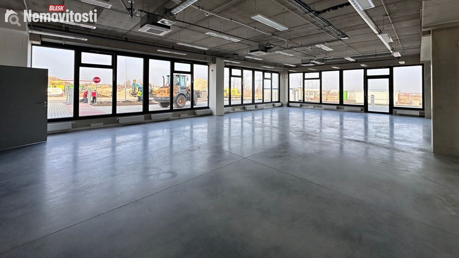 Pronájem skladu 2 460 m², Praha