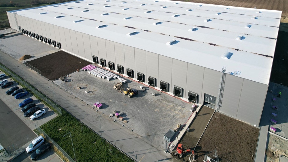 Pronájem skladu 23 000 m², Hustopeče