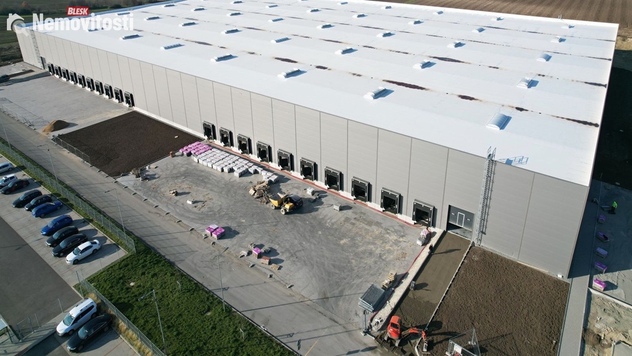 Pronájem skladu 23 000 m², Hustopeče
