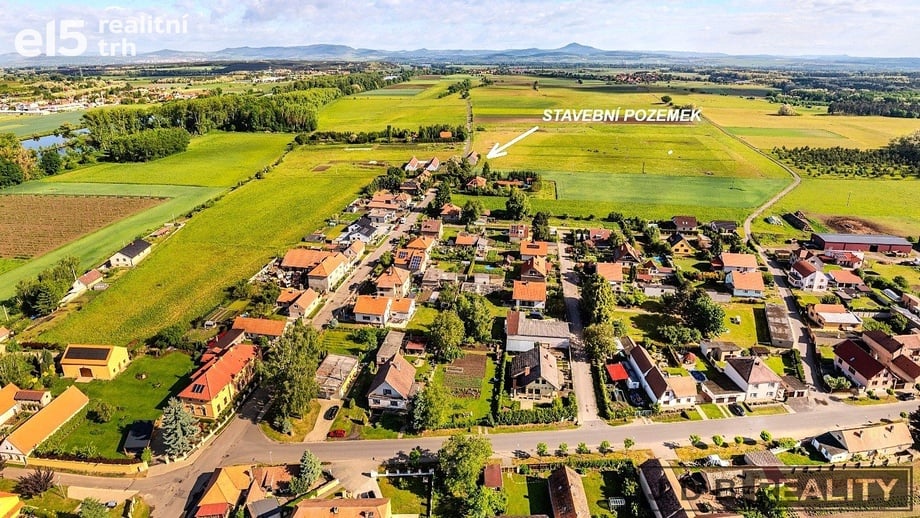 Prodej stavebního pozemku 2 404 m², Roudnice nad Labem