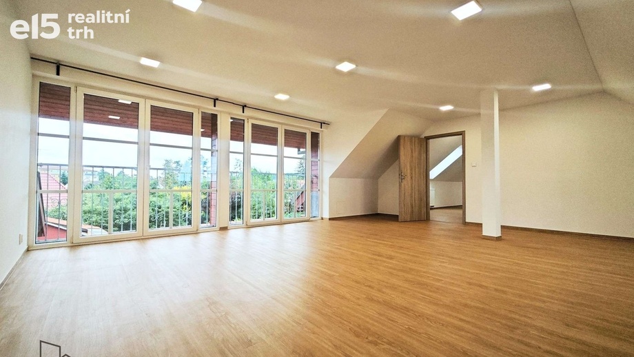 Pronájem bytu 4+kk 160 m², Tursko