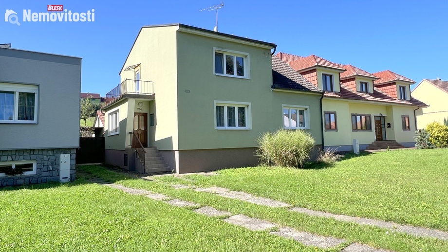 Prodej rodinného domu 160 m², Kostelec