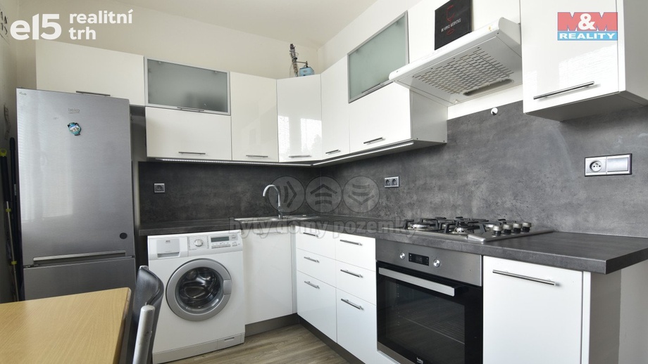 Pronájem bytu 1+1 35 m², Hradec Králové
