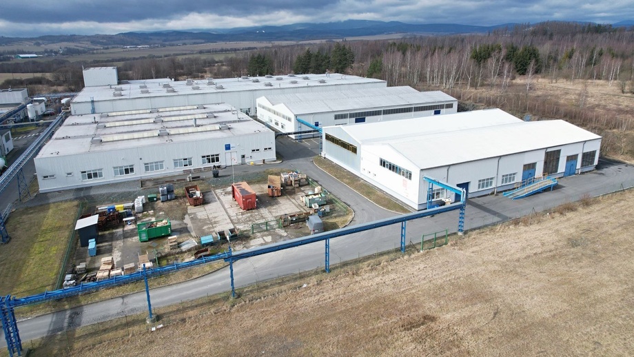 Pronájem výrobního prostoru 1 404 m², Bruntál