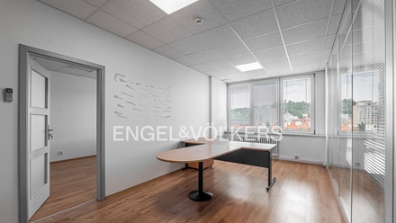 Pronájem kanceláře 68 m², Praha - Braník
