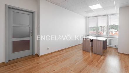 Pronájem kanceláře 68 m², Praha - Braník