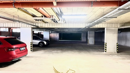 Pronájem garážového stání 14 m², Brno - Komárov