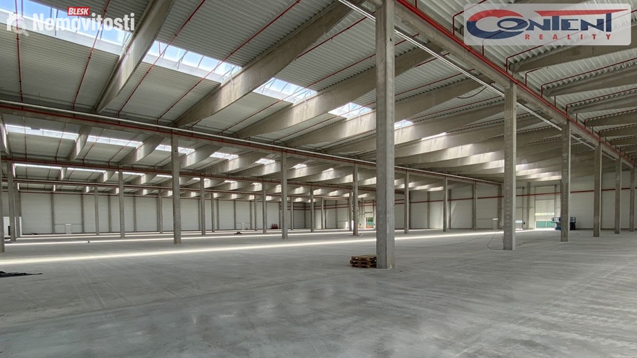 Pronájem skladu 13 440 m², Hranice