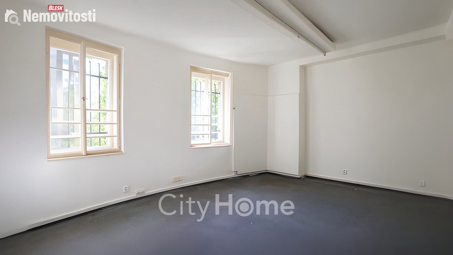 Prodej kanceláře 87 m², Praha - Smíchov
