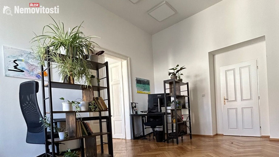 Pronájem kanceláře 123 m², Teplice