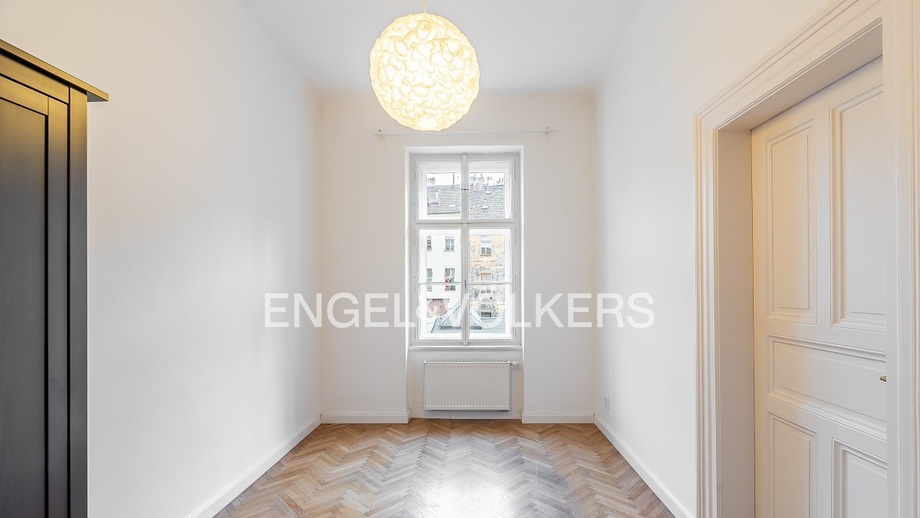 Pronájem bytu 1+1 35 m², Praha - Smíchov