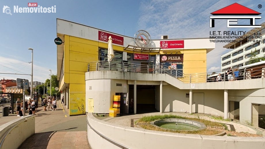 Pronájem obchodního prostoru 467 m², Praha - Kobylisy