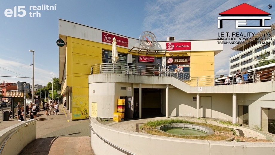 Pronájem obchodního prostoru 467 m², Praha - Kobylisy