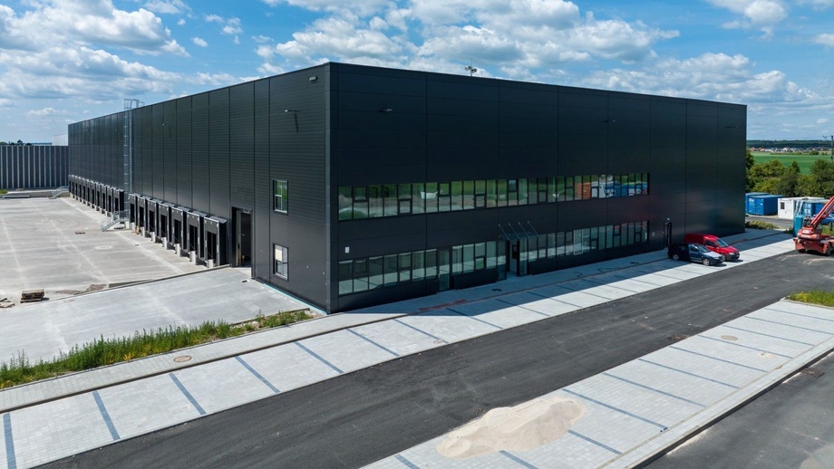 Pronájem obchodního prostoru 864 m², Hradec Králové