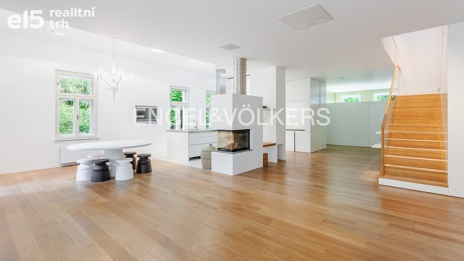 Pronájem vily 325 m², Praha - Klánovice