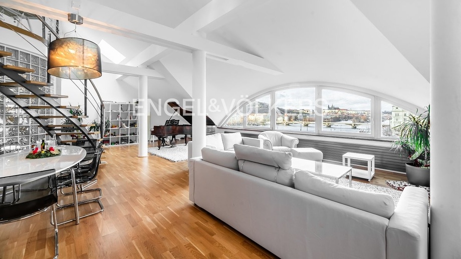 Pronájem bytu s 6 a více pokoji 250 m², Praha - Nové Město