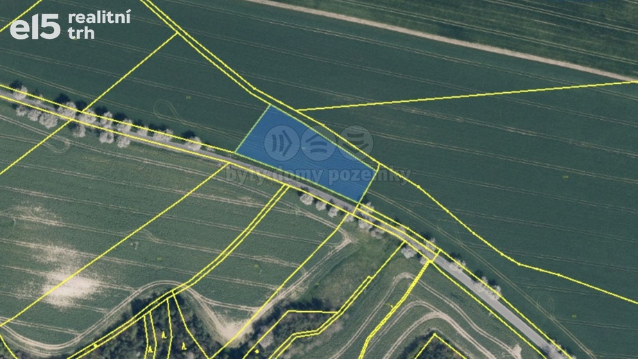 Prodej pole 2 996 m², Úštěk