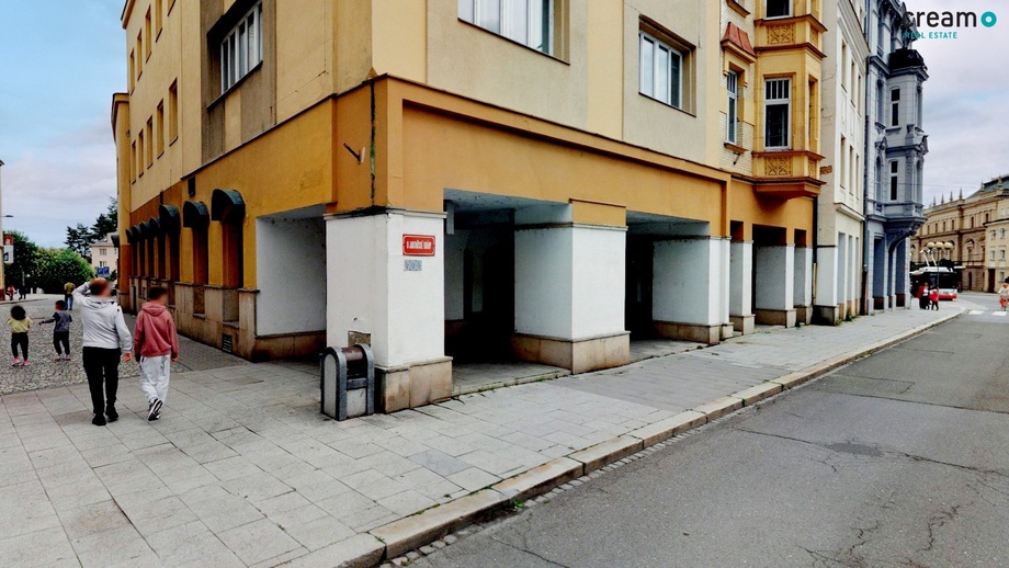 Pronájem obchodního prostoru 242 m², Opava - Město