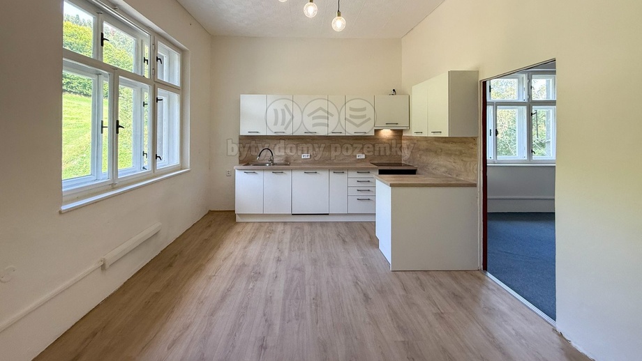Pronájem bytu 2+1 67 m², Chrastavec