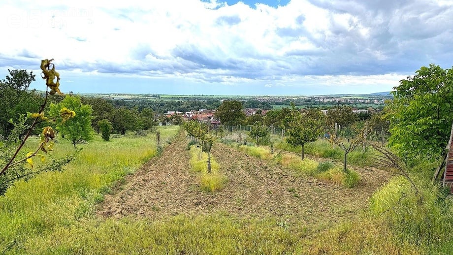 Prodej stavebního pozemku 1 043 m², Dobšice