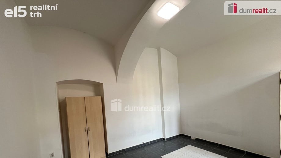 Pronájem bytu 1+1 26 m², Praha 8