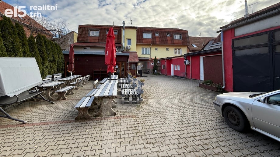 Prodej činžovního domu 657 m², Praha - Vinoř