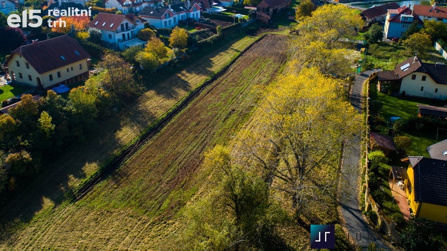 Prodej stavebního pozemku 990 m², Bašť